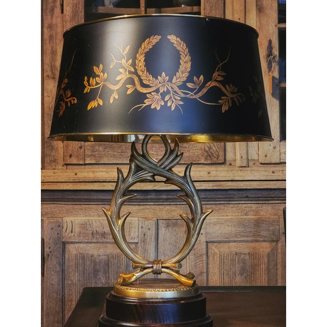 Traditional Frederick Cooper Mid-Century Brass Laurel Wreath Table Lamp For Sale - Image 3 of 5