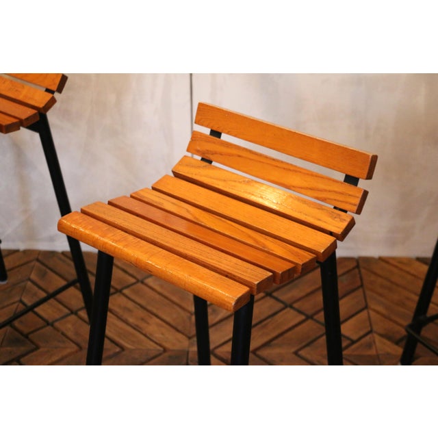1960s Set of Three Mid-Century Modern Oak & Steel Bar Stools For Sale - Image 14 of 18