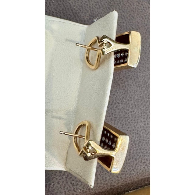 Contemporary 2.6 Carat Diamond VS Quality STUD Earrings Women , 14 Karat Yellow Gold 9.8 Gm For Sale - Image 3 of 18