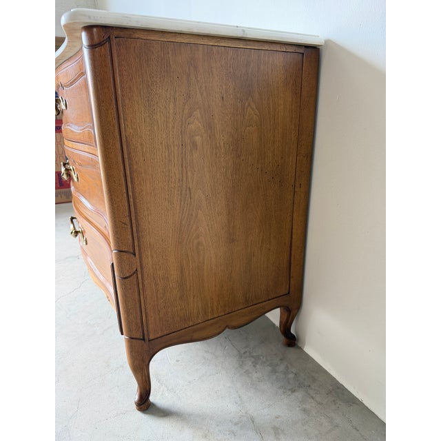 1960s Vintage French Provincial Louis XV Style Walnut & White Marble Top Three-Drawer Commode For Sale - Image 13 of 17