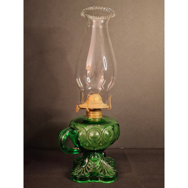 Mid-Century Modern Vintage Hollywood Regency l.e. Smith Emerald Green Moon & Star Glass Finger Oil Lamp Brass Burner Chimney For Sale - Image 3 of 18