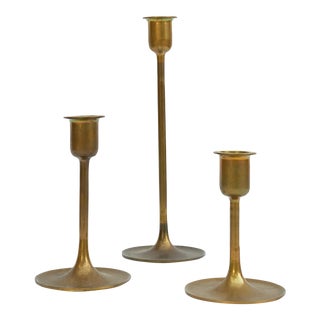 Vintage Brass Candlesticks With Tulip Detail - Set of 3 For Sale