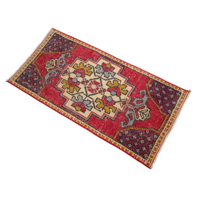 1970s Hand Knotted Low Pile Turkish Petite Rug Entry Decor, Bath Mat - 19'' X 38'' For Sale - Image 6 of 14