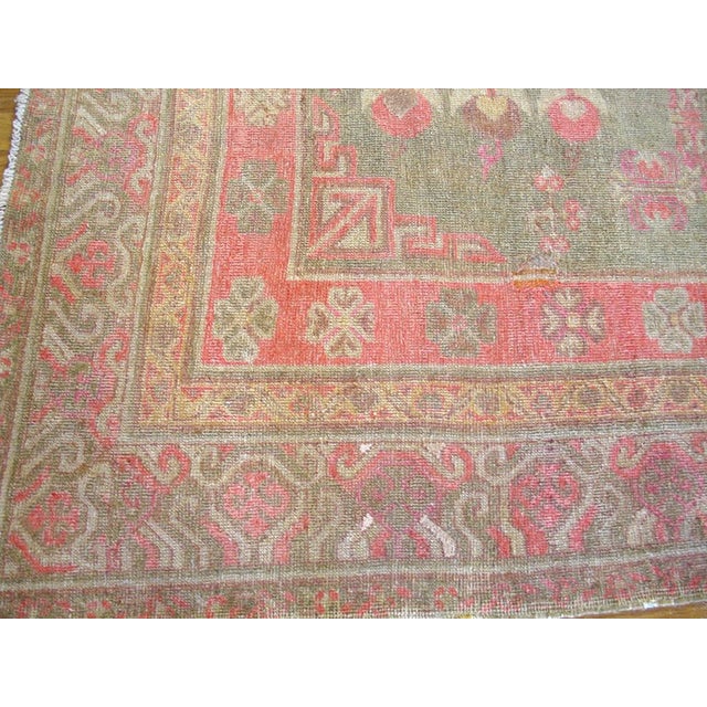 Early 20th Century 1920s Tan Taupe Medallion Antique Central Asian Khotan Carpet 5'6" X 11'2" Knotted Wool Rug For Sale - Image 5 of 5