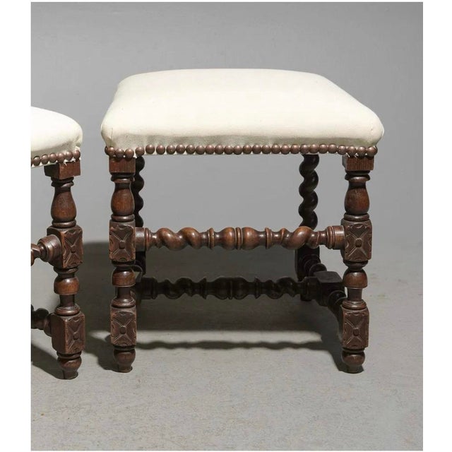 French Early 20th Century Pair of Louis XIII Style French Twist Oak Stools For Sale - Image 3 of 5