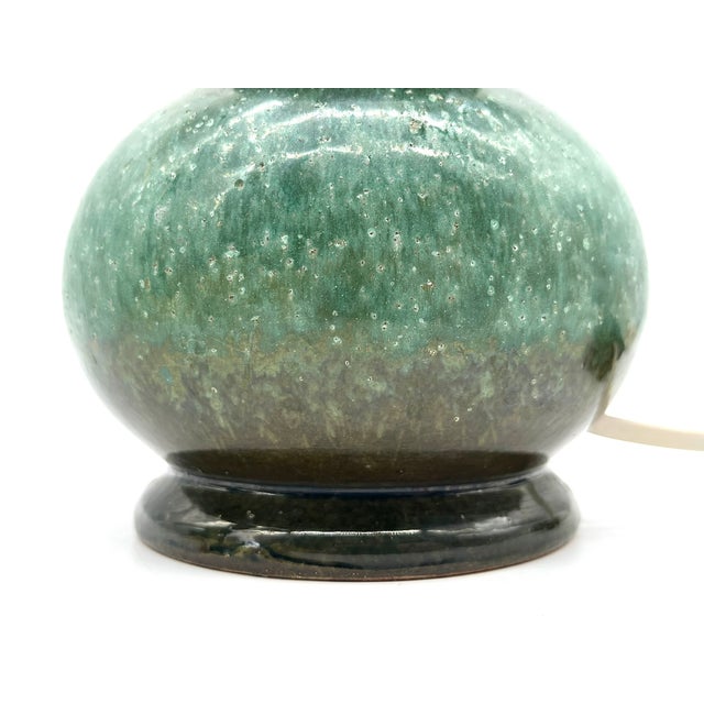 Space Age Table Lamp with Large 3-tier Ceramic Lamp Base in Emerald Green from Kaiser Leuchten For Sale - Image 6 of 13