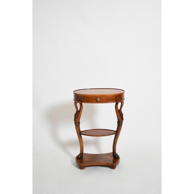 Pair of oval swan side tables, 1900s Height: 61 cm - 24.02 in Length: 40 cm - 15.75 in Width: 29 cm - 11.42 in