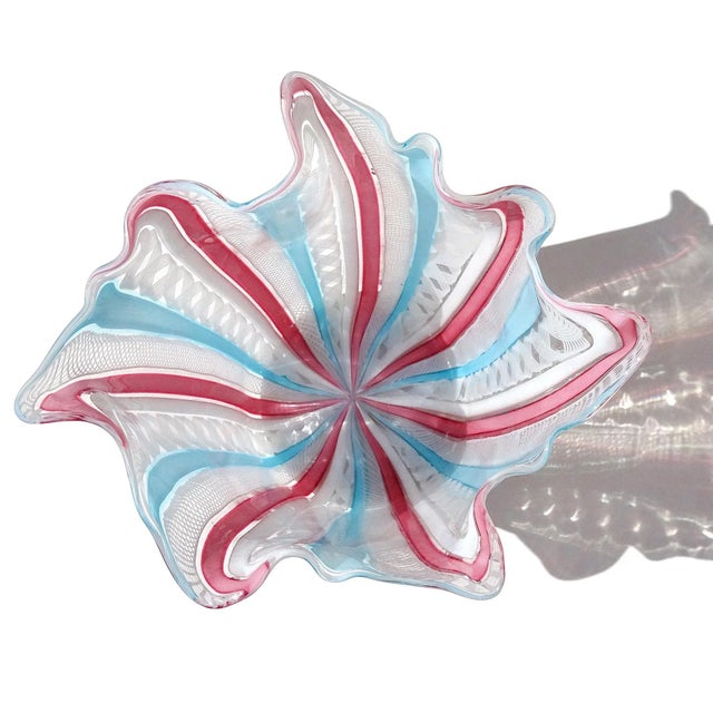 Murano Vintage Murano Fratelli Toso Pink White Blue Italian Art Glass Decorative Fazzoletto Flower Vase For Sale - Image 4 of 11