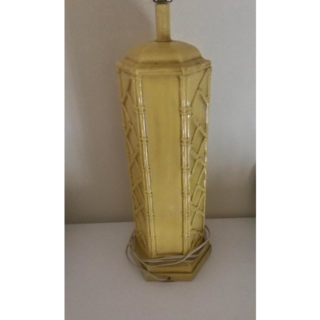 Mid-Century Modern 1970's Bamboo Trellis Design Table Lamp For Sale - Image 3 of 5