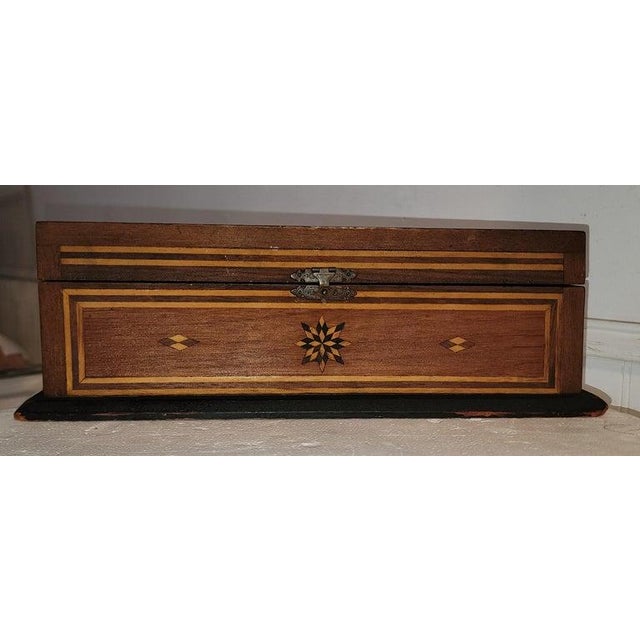 Folk Art 19Thc Stars & Stripes Inlaid Wood Box For Sale - Image 3 of 9