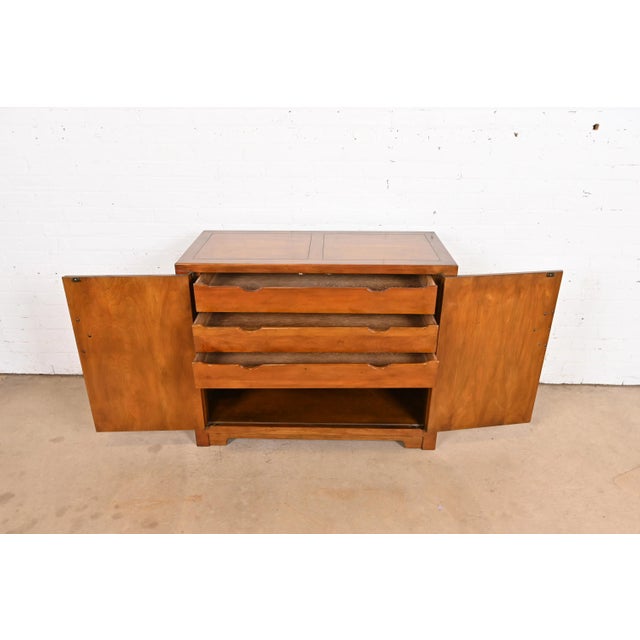 1960s Michael Taylor for Baker Furniture Far East Collection Chinoiserie Burled Walnut Bar Cabinet, 1960s For Sale - Image 5 of 12