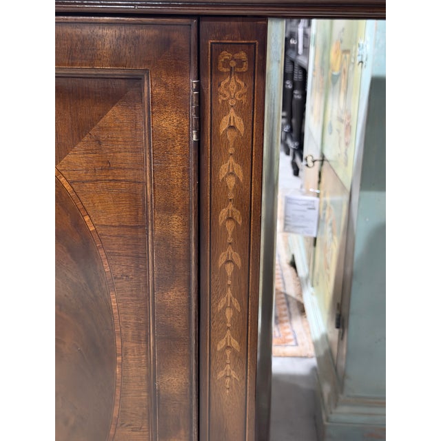 Vintage Drexel Heritage Heirloom Mahogany Federal Style Bar Server Cabinet With Inlay For Sale In New York - Image 6 of 12