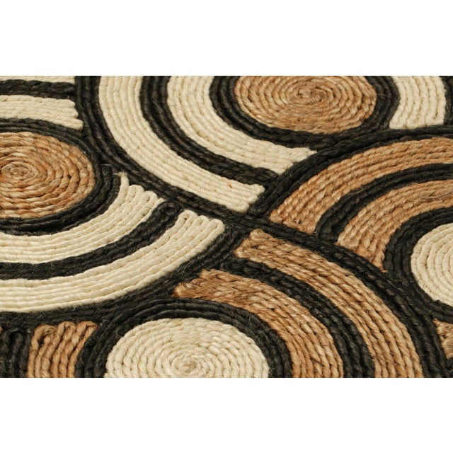 Looking for a custom size? For more information on customization capabilities, please reach out to custom@chairish.com....