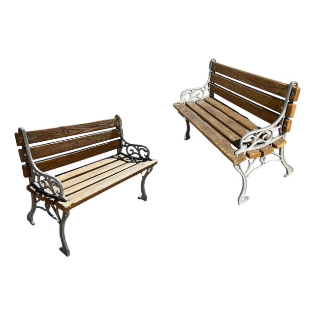 1900-1909 Restored Victorian Cast Iron & Wooden Lath Garden Bench W/ Vine Leaf Detail Pair For Sale