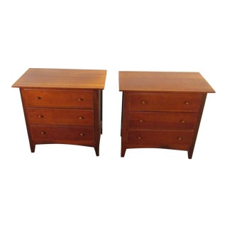 Thomasville Impression Pair of Solid Cherry Nightstands For Sale