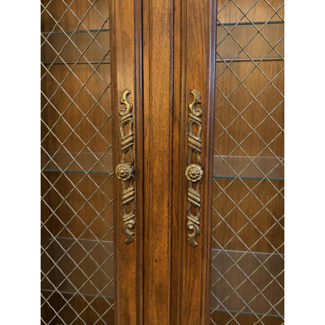 French Provincial 1970s Drexel Touraine II Pecan French Country Lighted China Cabinet For Sale - Image 3 of 12