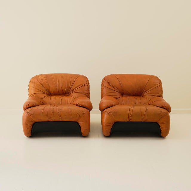 Claudio Vagnoni “Malù” Italian Post Modern Leather Armchairs, a Pair, 1970s For Sale - Image 4 of 8