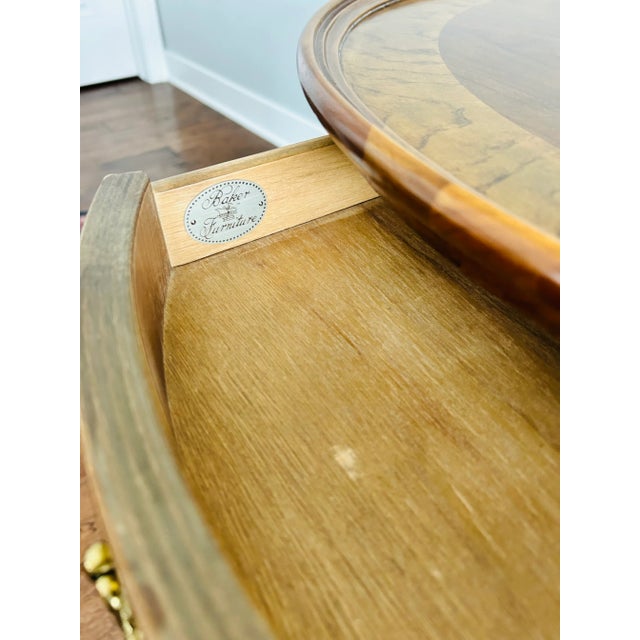 Vintage Baker Furniture Queen Anne Burl Walnut Round Accent Table | Georgian Style Carved Shell Side Table With Drawer For Sale - Image 6 of 12