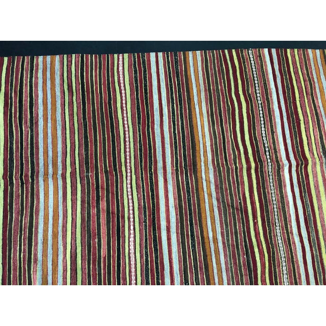 1960s Vintage Handwoven Turkish Kilim Rug - 5′3″ × 10′11″ For Sale - Image 9 of 11