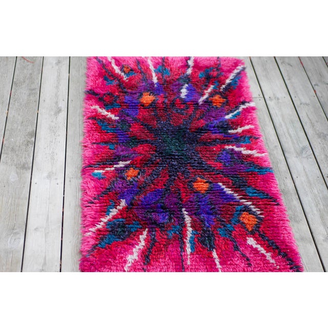 Vintage Swedish Tibet Rya Rug with Flower by Ingrid Jagarz for Mark Rya, 1960s For Sale - Image 9 of 14