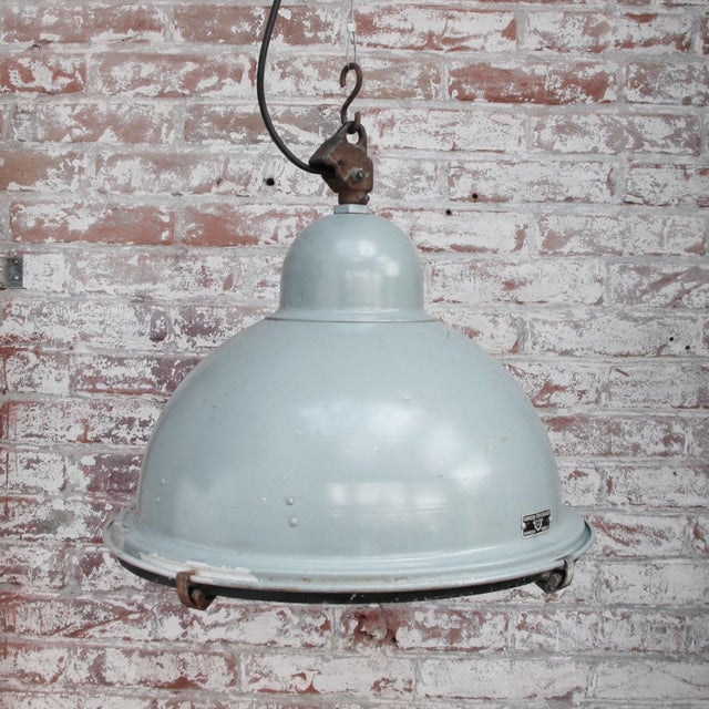 Industrial Gray Aluminum, Metal and Clear Glass Pendant Lamp For Sale - Image 4 of 5