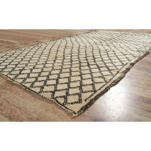 Textile Vintage Beni Ourain Moroccan Rug - 05'10 x 11'04 For Sale - Image 7 of 10