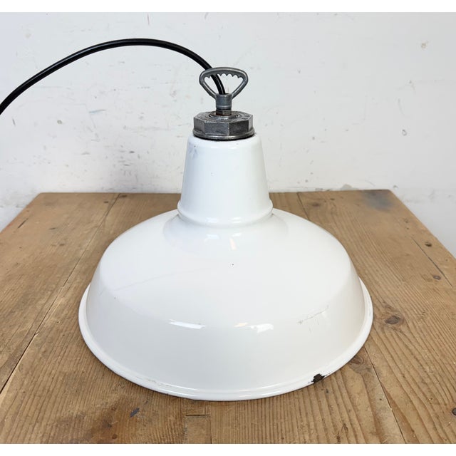 Industrial White Enamel Factory Pendant Lamp from Benjamin, USA, 1960s For Sale - Image 10 of 16