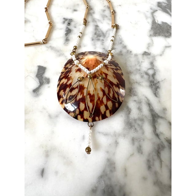 1990s Gold Plated Chain Necklace With Pearls and Goldtone Spacers Over Limpet Shell For Sale In New York - Image 6 of 6