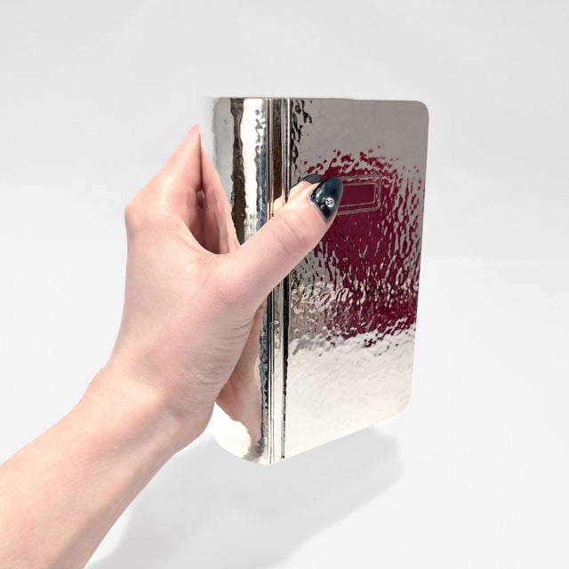 A fine antique American silver box. By Watrous Mfg. Co. (Later subsumed the International Silver Company). In sterling...