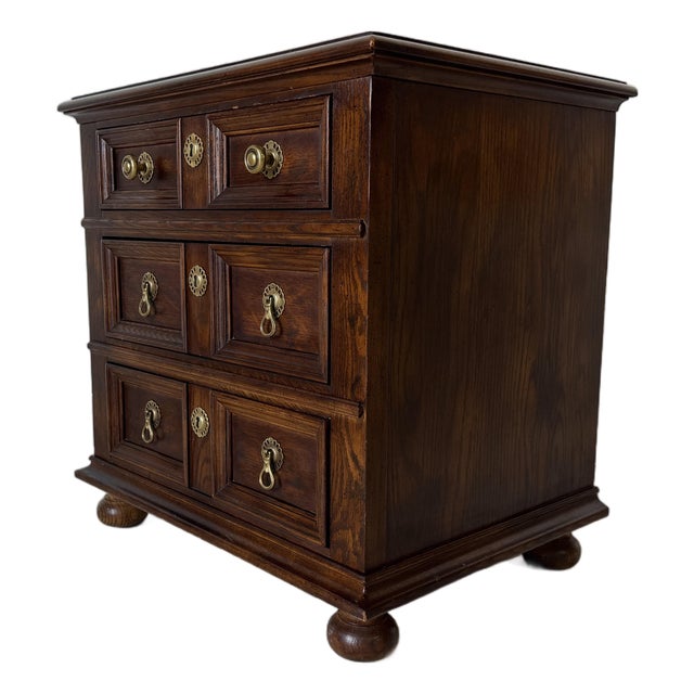 1970s Henredon English-Style Three-Drawer Nightstand / End Table For Sale