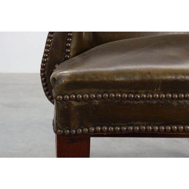 1980s Mid-Century Modern Wing Back Chair in Green Leather, 1980s For Sale - Image 5 of 15