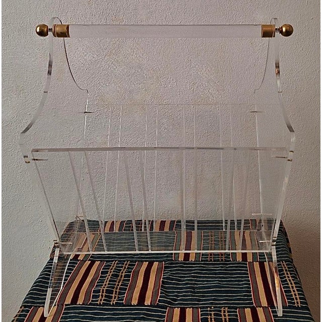 Magazine Rack in Acrylic and Brass, 1970s For Sale - Image 10 of 10