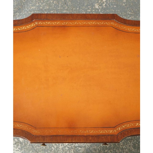 Vintage Heirloom Brown Leather Top Coffee Table from Weiman For Sale - Image 15 of 17