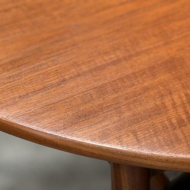 Mid-Century Modern Danish Round Extendable Dining Table in Teak For Sale - Image 6 of 13