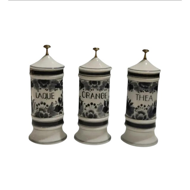 Maitland-Smith Porcelain Apothecary Jars ~ Set of 3 ~ Circa 1980 For Sale - Image 13 of 13