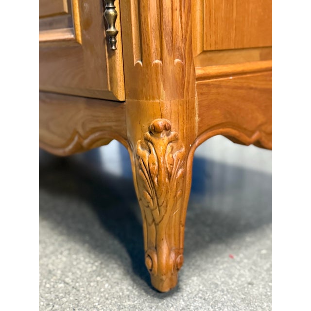 French 1990s Henredon “Four Centuries” Carved Oak Armoire For Sale - Image 3 of 12