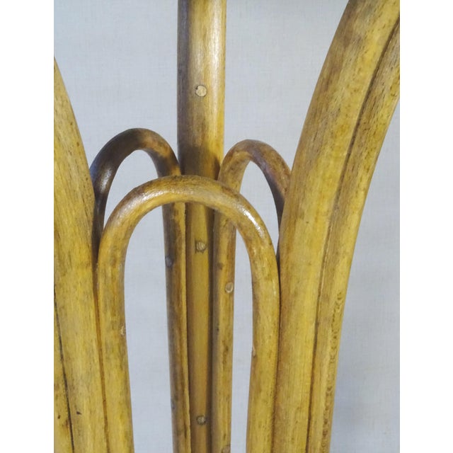 Lisetisch Table By Michael Thonet for Gebrüder Thonet, 1900, in Very Good conditions. Designed 1890 to 1919 This piece has...