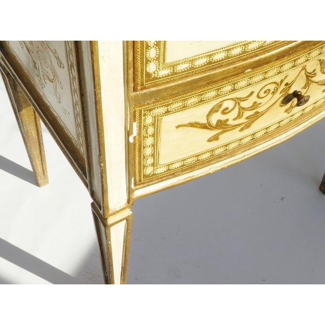 Hollywood Regency Italian Florentine Wooden Chest of Drawers in Gold and White, 1950s For Sale - Image 10 of 11