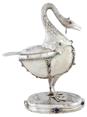 Swan-Shaped Centerpiece in Silver with Engraved Decorations, 1880s