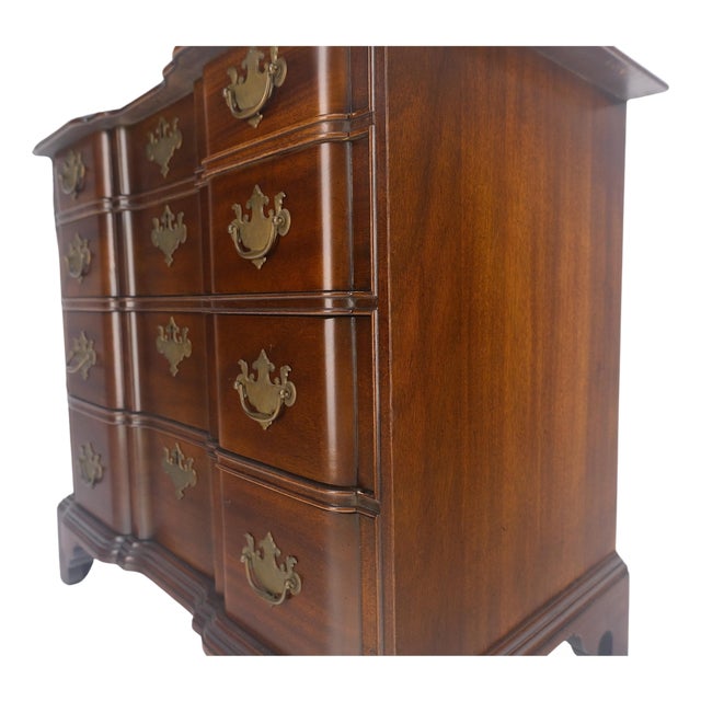 Solid Mahogany Block Front 4 Drawers 32" H Compact Bachelor Chest Dresser MINT For Sale