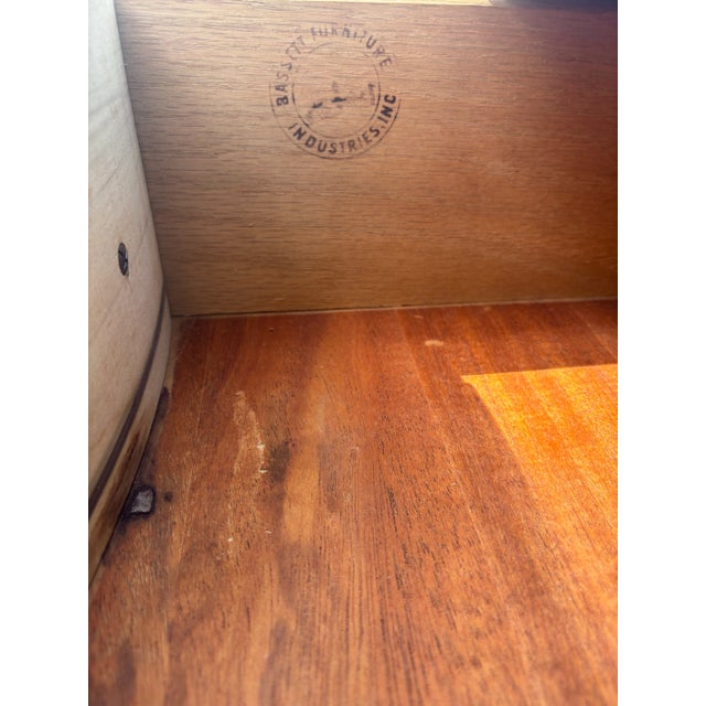 Vintage Bassett Chest of Drawers For Sale In Dallas - Image 6 of 7