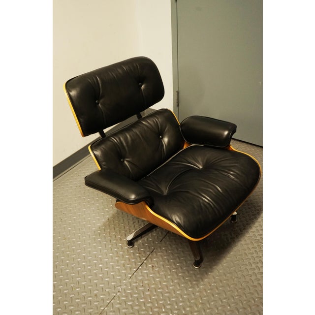 Herman Miller Mid-Century Modern Eames Lounge Chair and Ottoman in Black Leather For Sale - Image 4 of 12