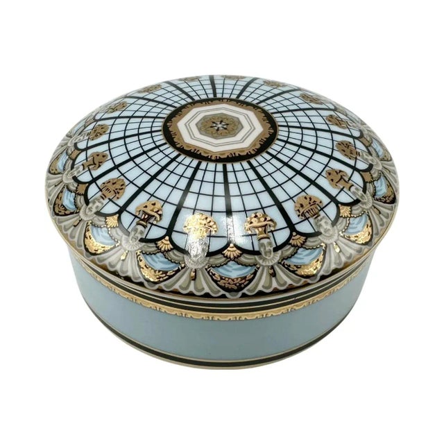 Blue Vintage the Breakers Palm Beach Covered Porcelain Box Hotel Florida For Sale - Image 8 of 12