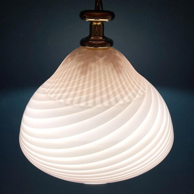 1970s Large Italian Swirl Pendant Lamp in Pink Murano Glass, 1970s For Sale - Image 5 of 11