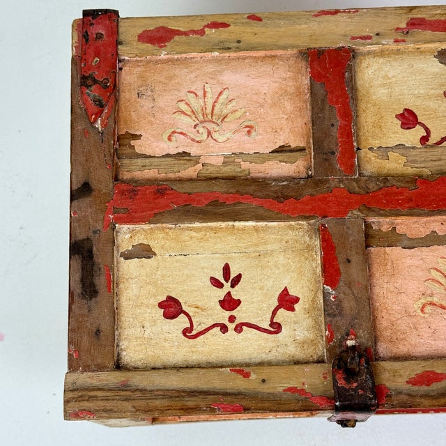 Antique Primitive Folk Art Distressed Keepsake Box in Circus Like Color Motif & Floral Painting For Sale - Image 4 of 13
