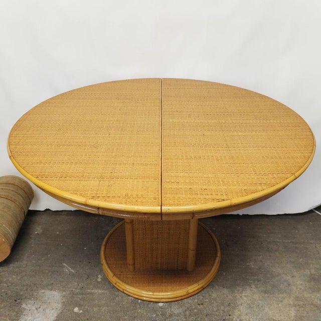 Bring Italian sophistication to your dining room with this 1970s extendable dining table. This piece is attributed to the...