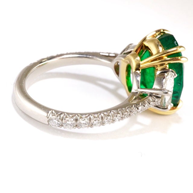 GIA Certified Oval 5.72 Ct Green Emerald Platinum Cocktail Ring For Sale In New York - Image 6 of 9