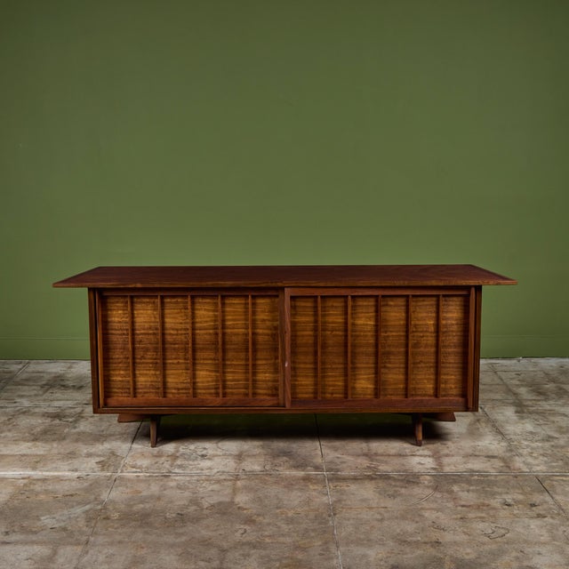 Mid-Century Modern George Nakashima Origins Credenza for Widdicomb For Sale - Image 3 of 18