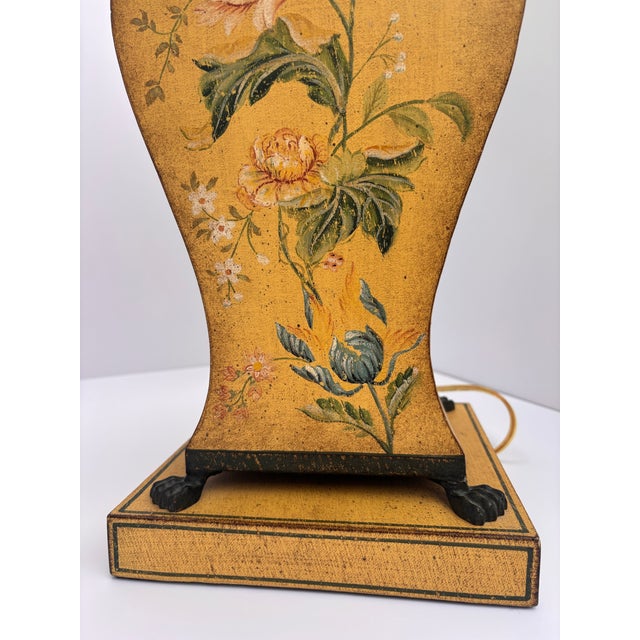 1980s Chinoiserie Bradburn Gallery Hand-Painted Faux Bois Metal Table Lamp With Original Labeled Shade For Sale In Louisville - Image 6 of 12