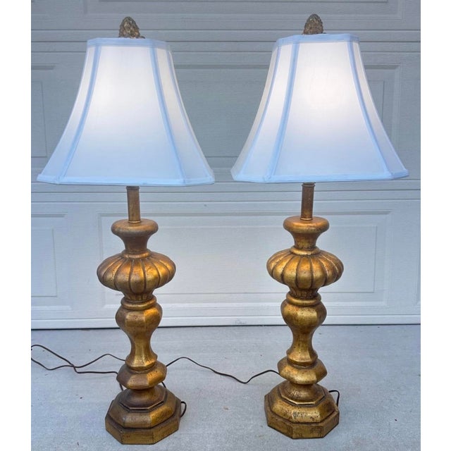 Gold Pair of Monumental 1920s Italian Carved Giltwood Pineapple Table Lamps - 36" Tall Hollywood Regency For Sale - Image 8 of 18